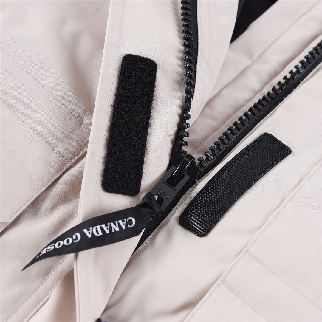 09 Canada Gooxx Expedition 4660L White Female