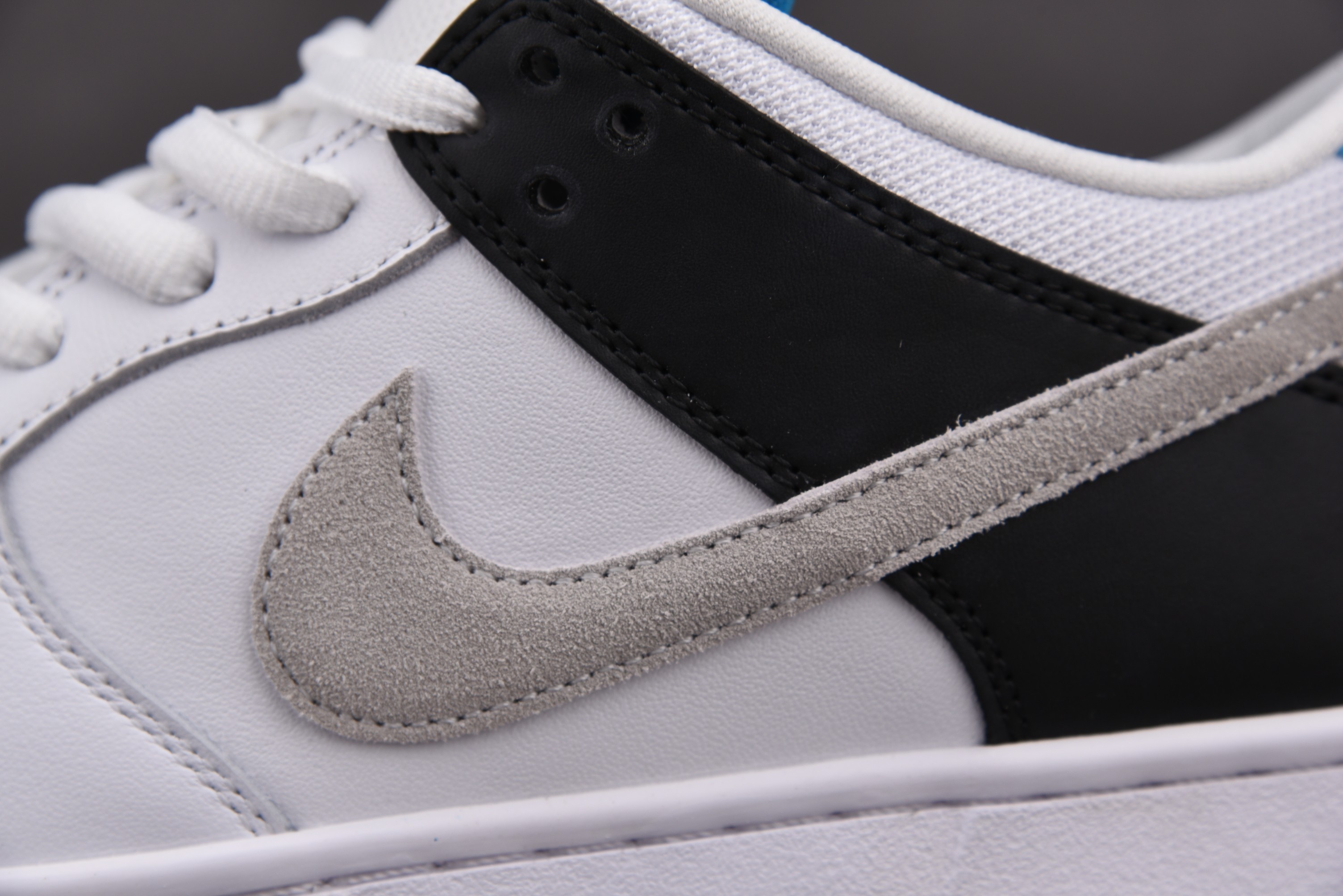 Nike SB Dunk Low Laser Blue