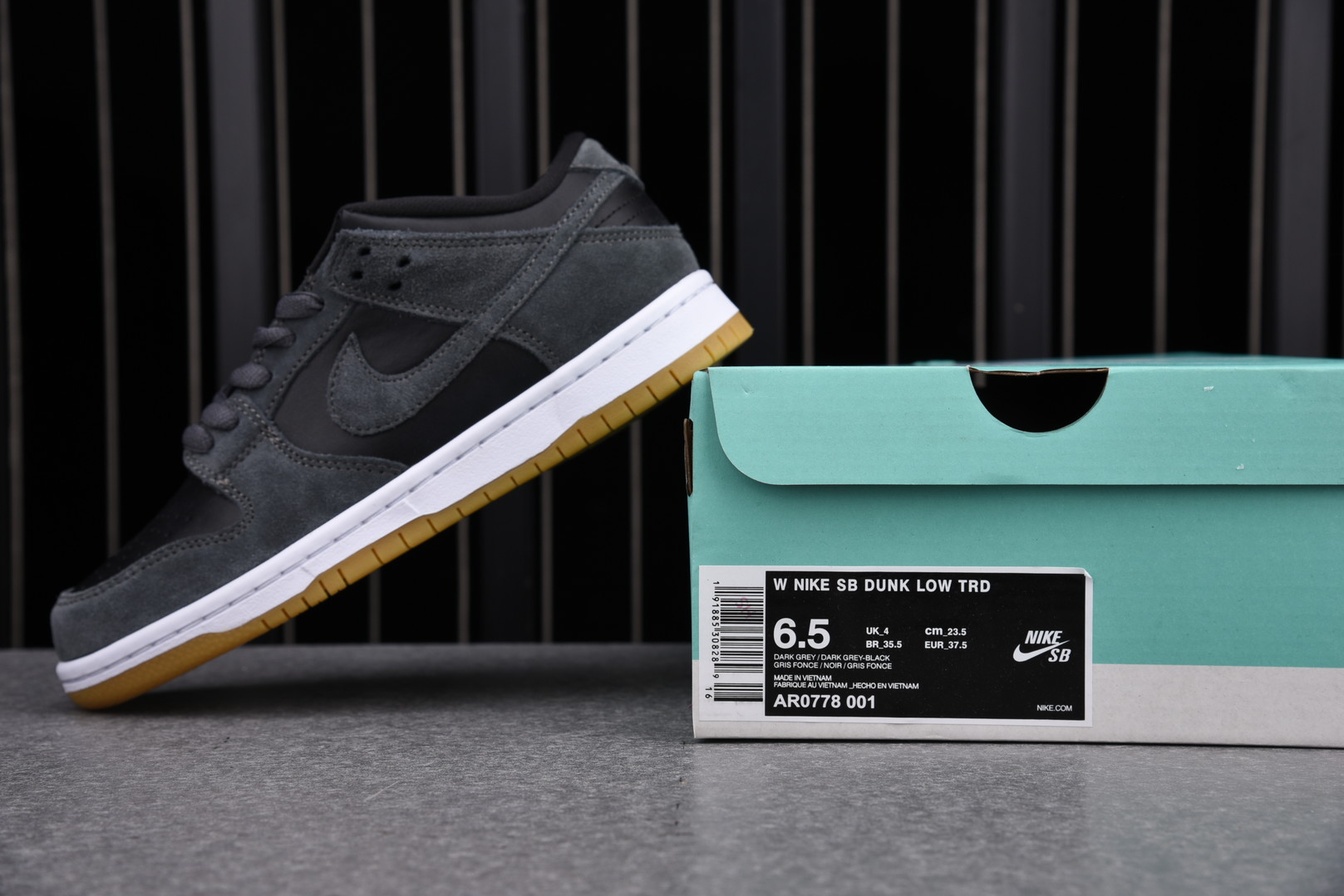 Nike SB Dunk Low Dark Grey Black Gum