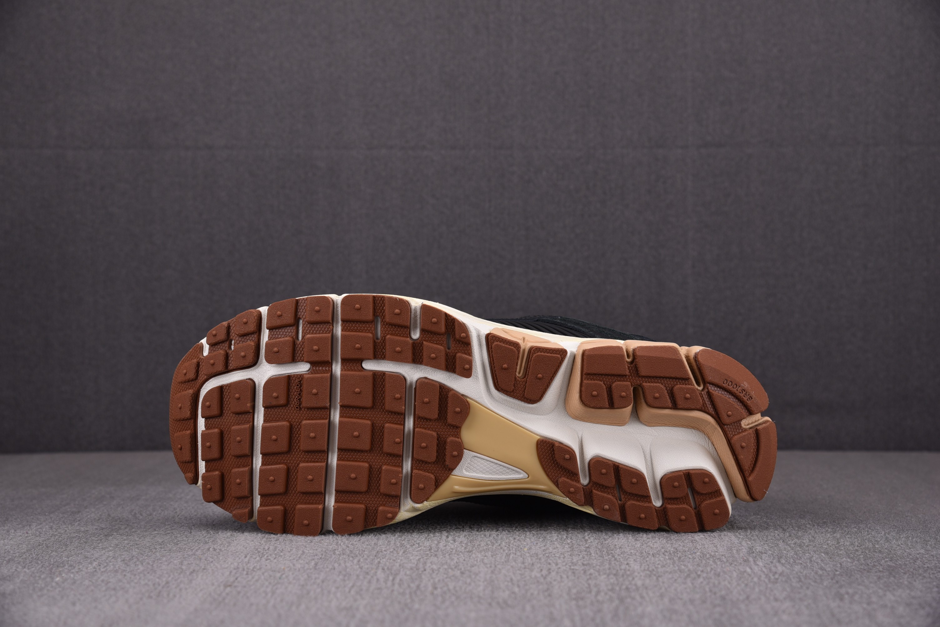 Nike Zoom Vomero 5 Black Sesame