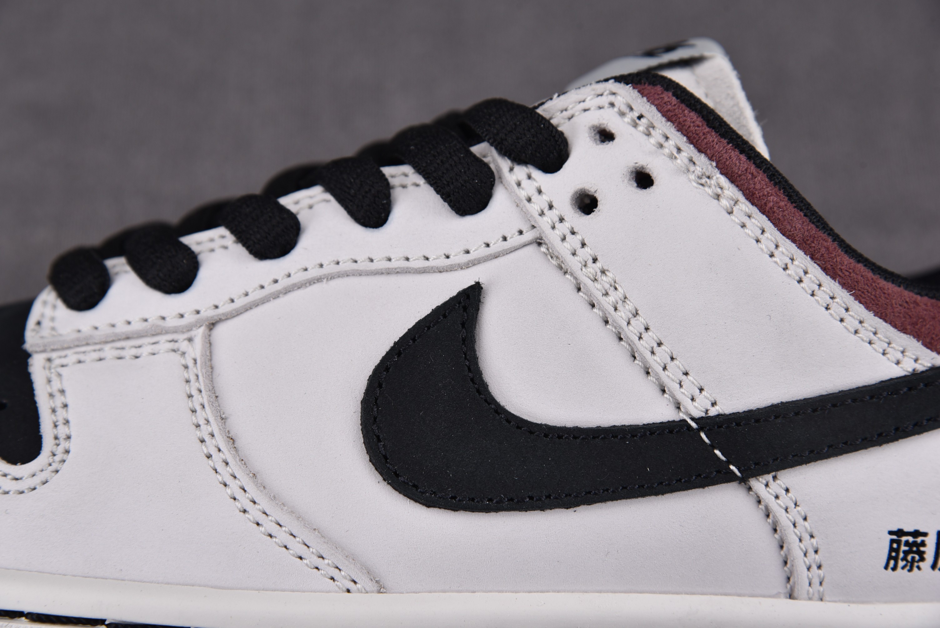 Nike SB Dunk Low INITIAL D/Toyota AE86