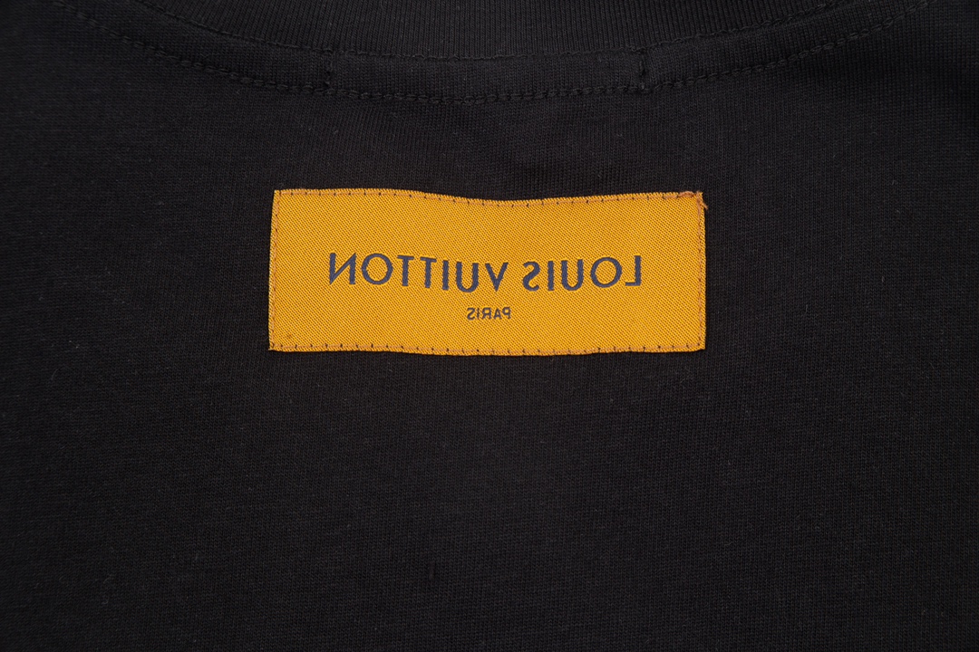 复制Louis Vuitton 23ss Front and Back Graphic Print Short Sleeve T-Shirt Black 6.14
