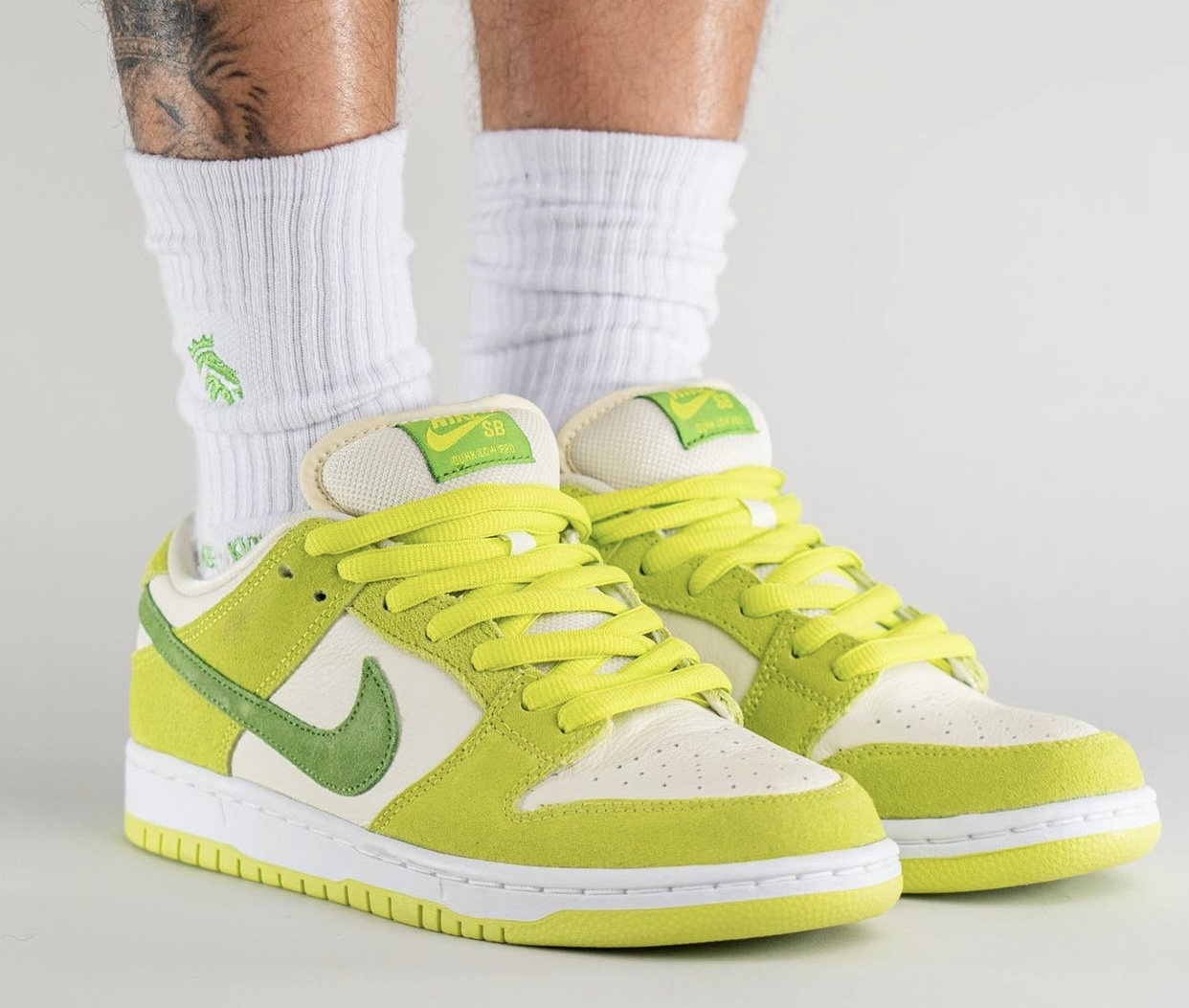 Nike SB Dunk Low Green Apple
