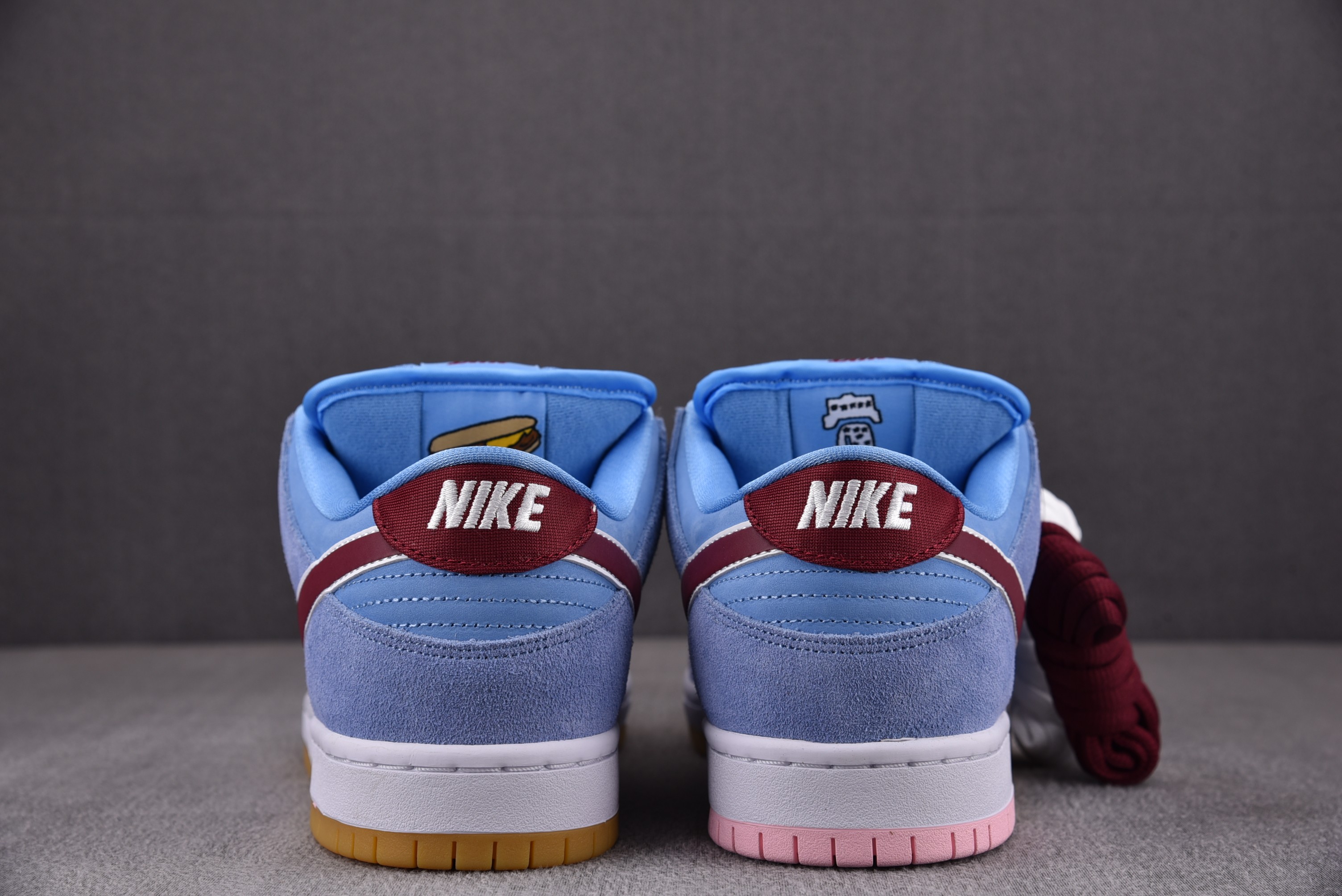 Nike SB Dunk Low Philadelphia Phillies