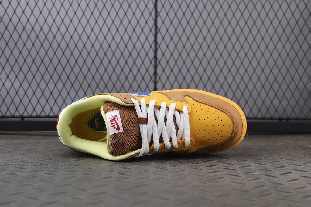 Nike SB Dunk Low Newcastle Brown Ale