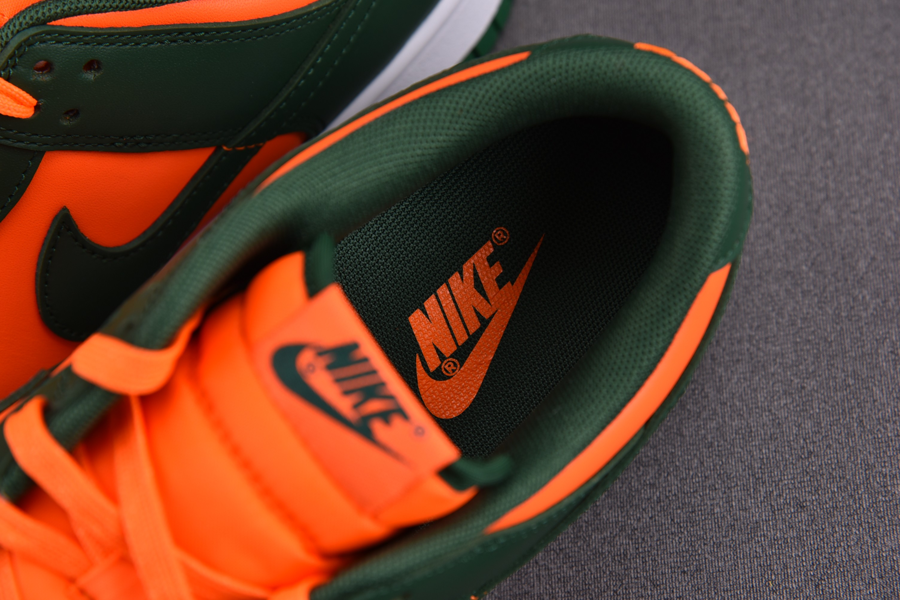 Nike Dunk Low Miami Hurricanes