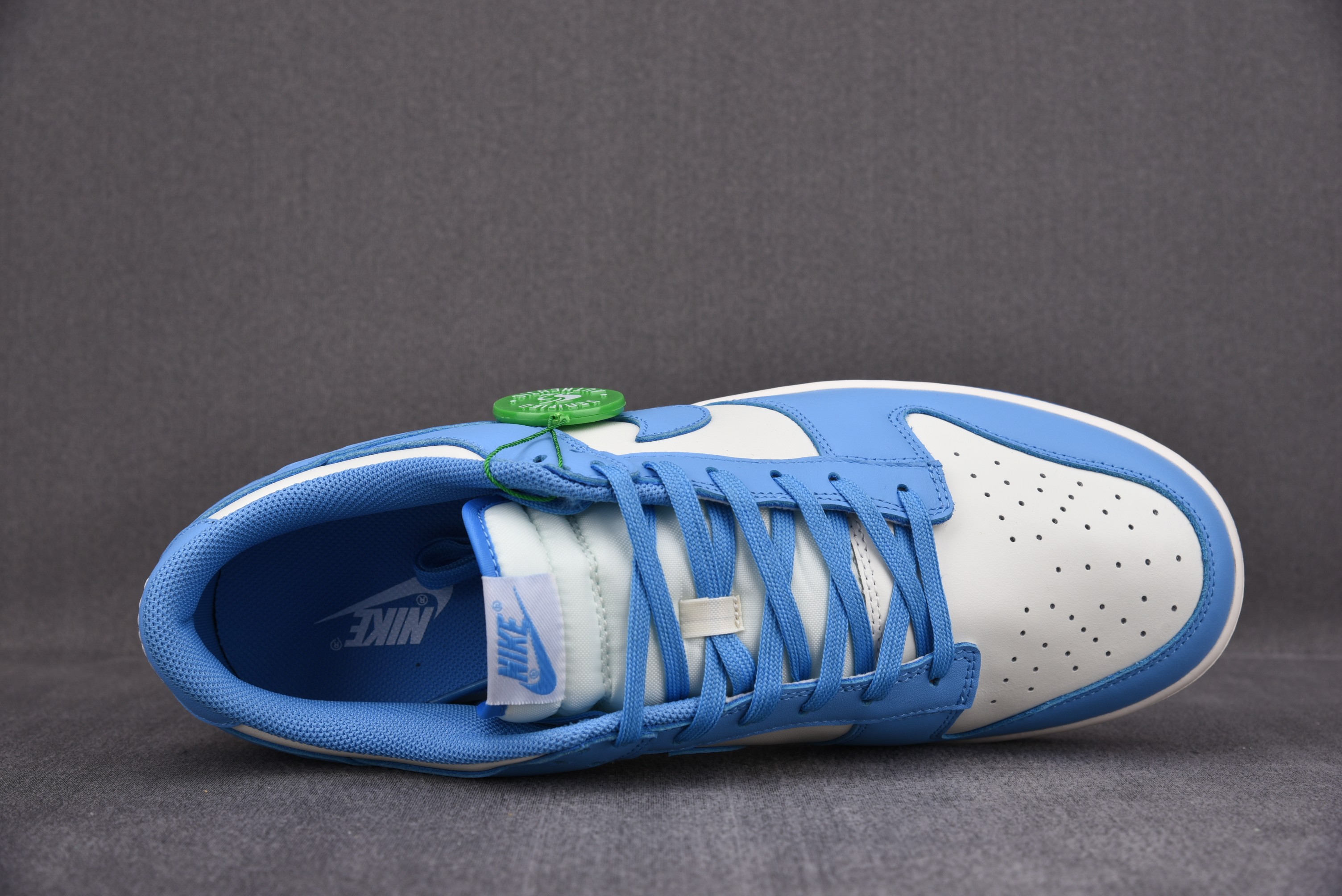 Nike Dunk Low UNC (2021)