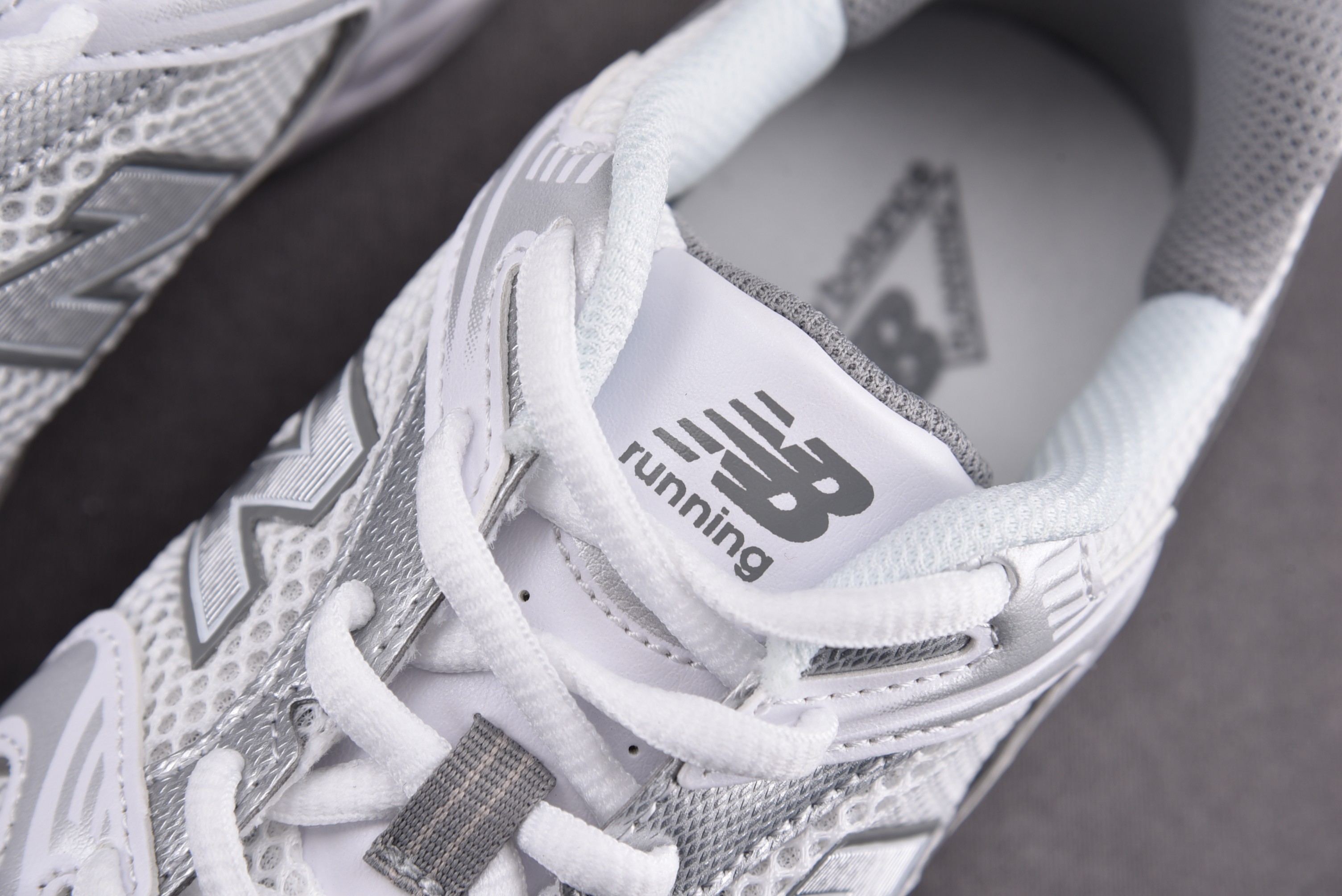 New Balance 530 White Silver Metallic