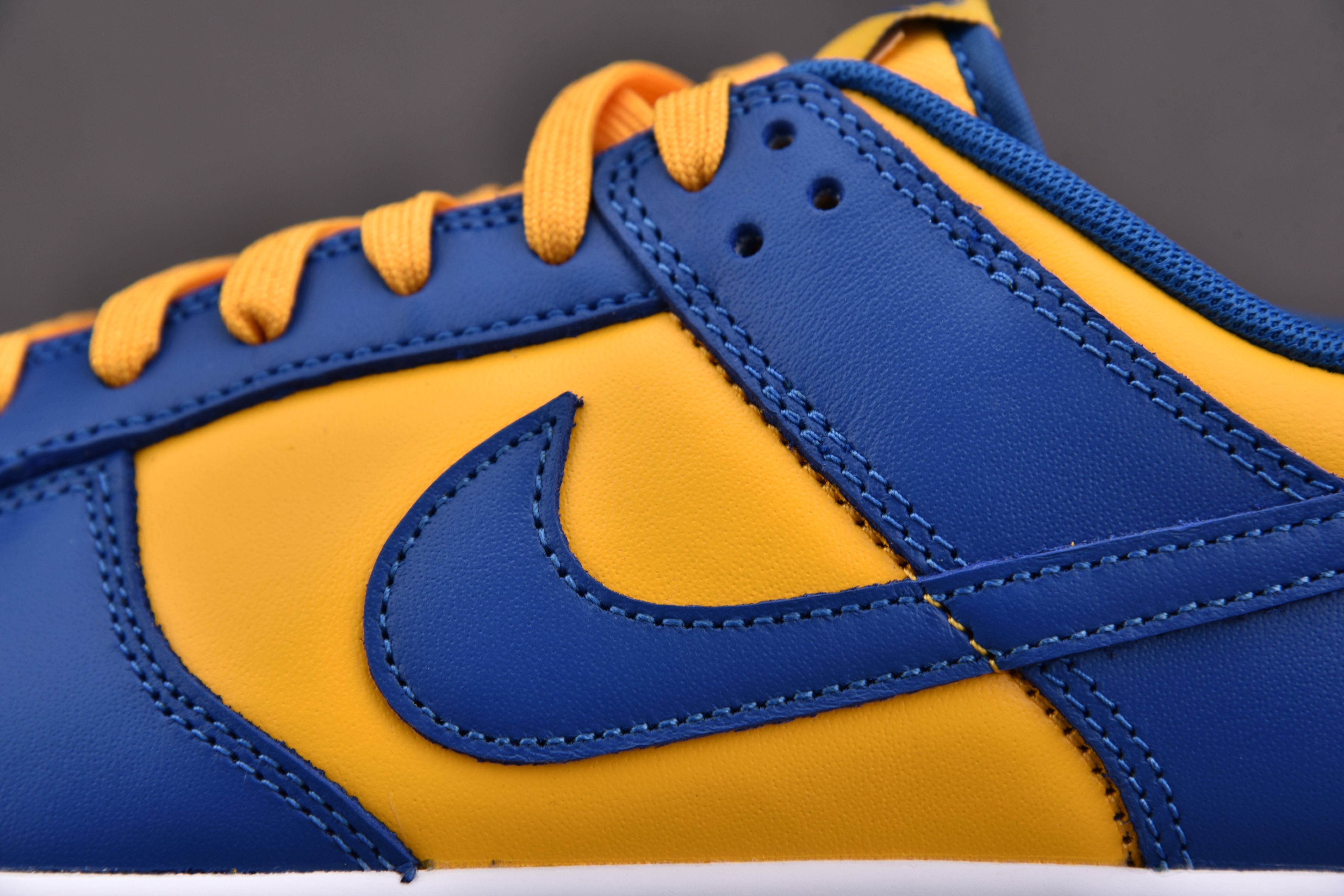 Nike Dunk Low UCLA