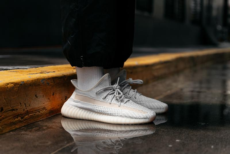 adidas Yeezy Boost 350 V2 Light