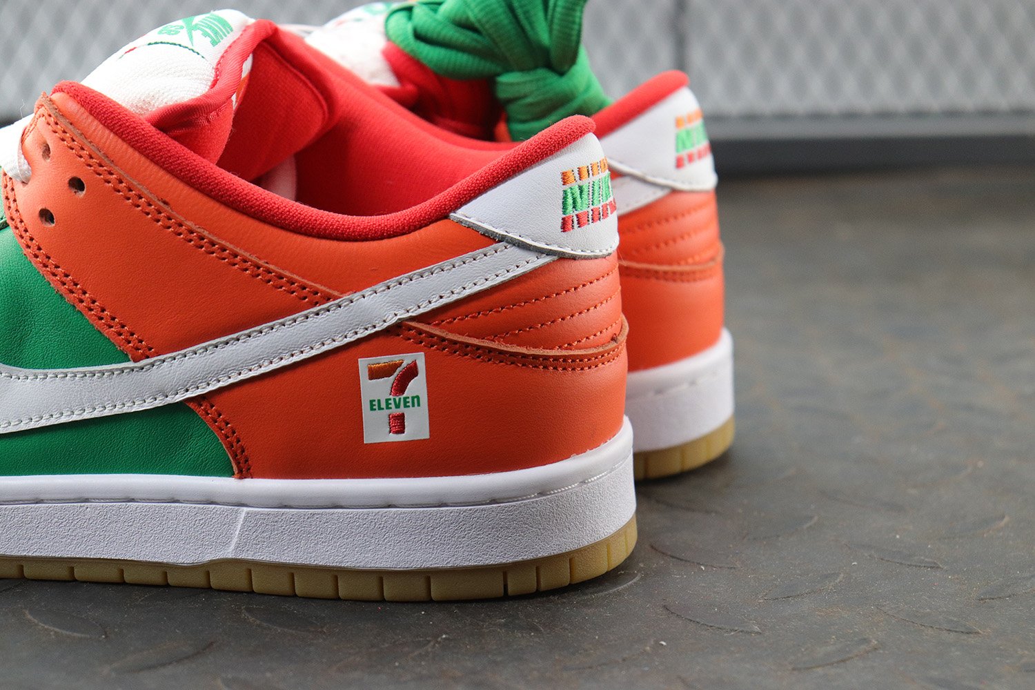Nike SB Dunk Low 7 Eleven