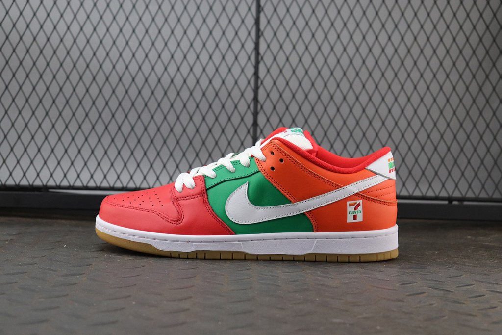 Nike SB Dunk Low 7 Eleven
