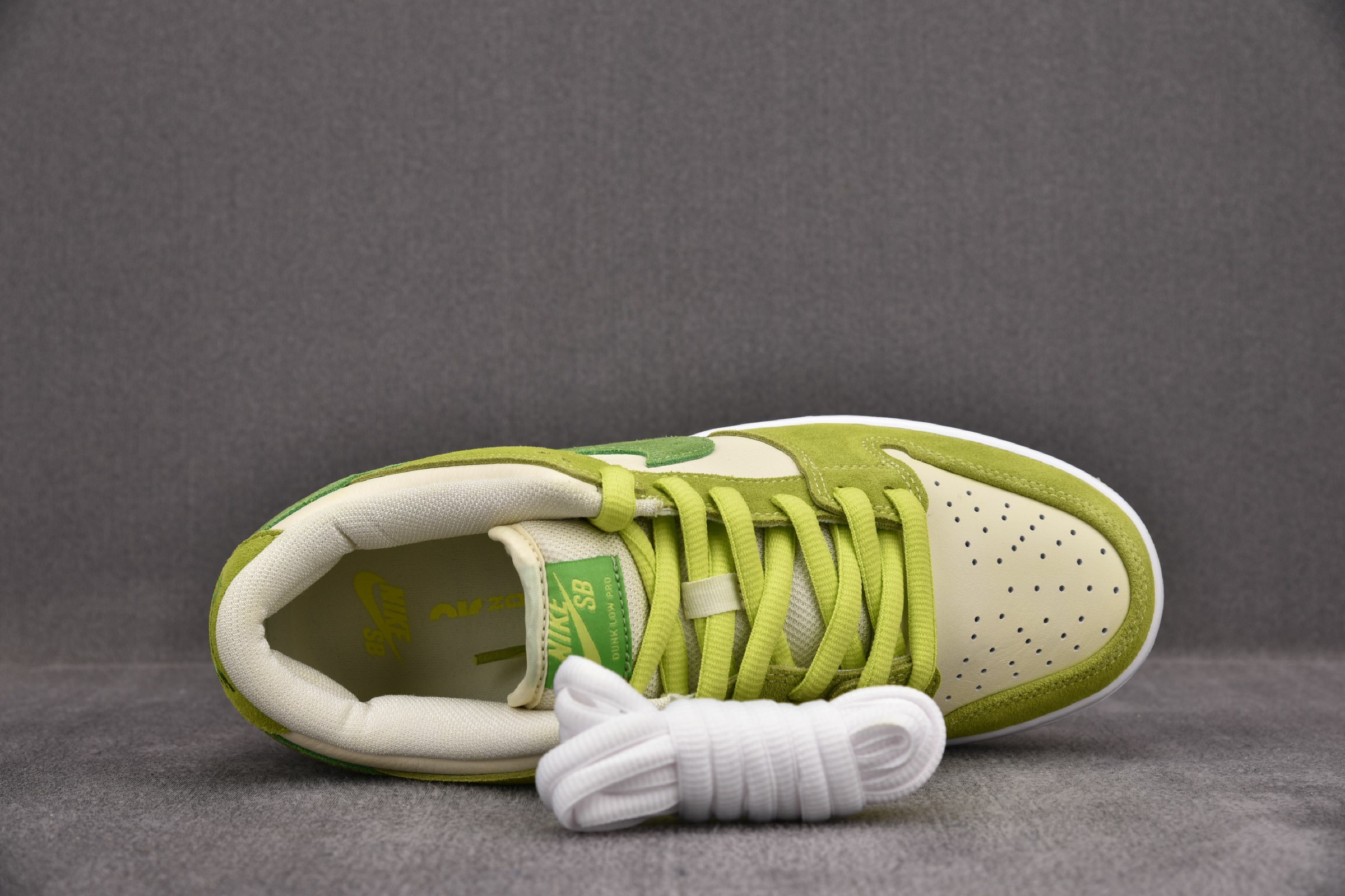 Nike SB Dunk Low Green Apple