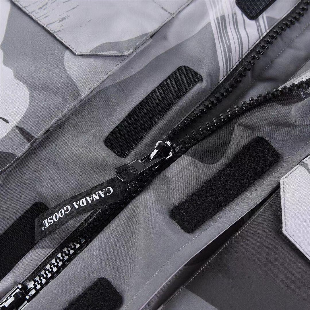 08 CANADA GOOSE Expedition Parka Black White Camouflage