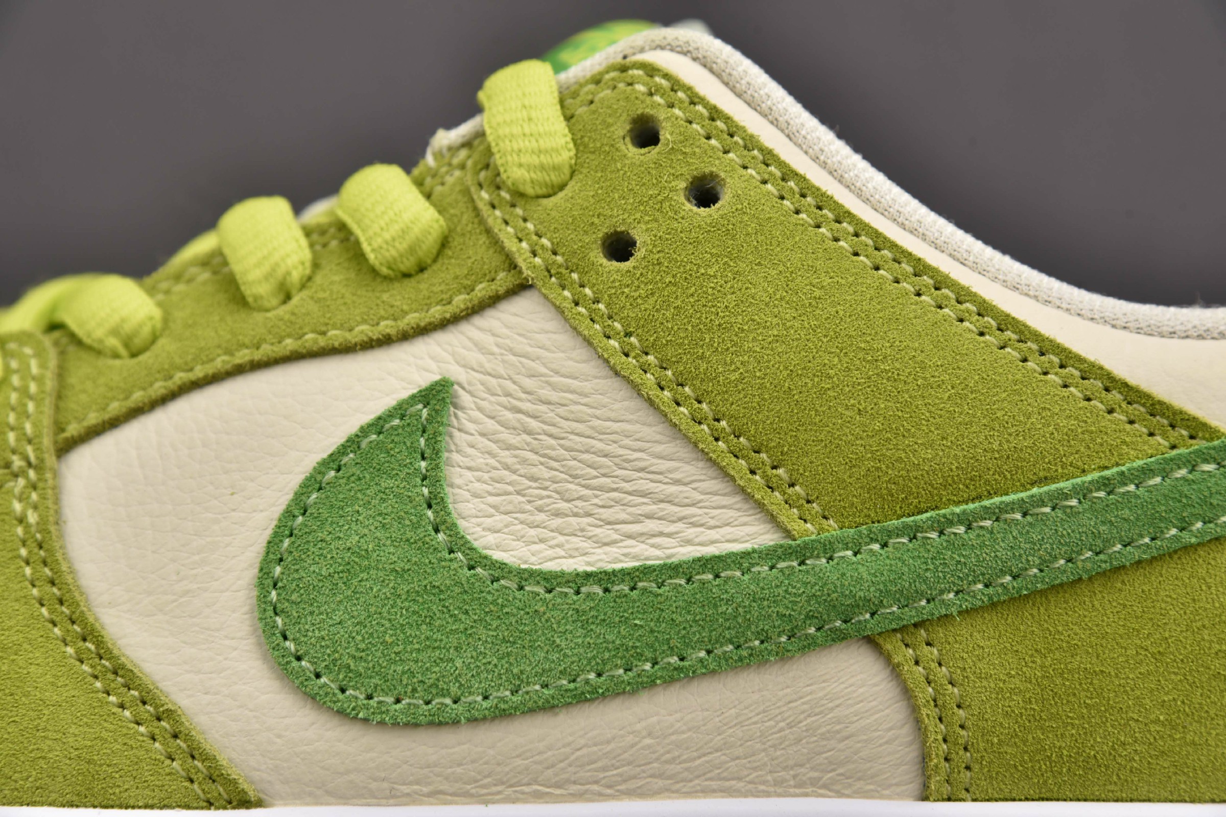 Nike SB Dunk Low Green Apple