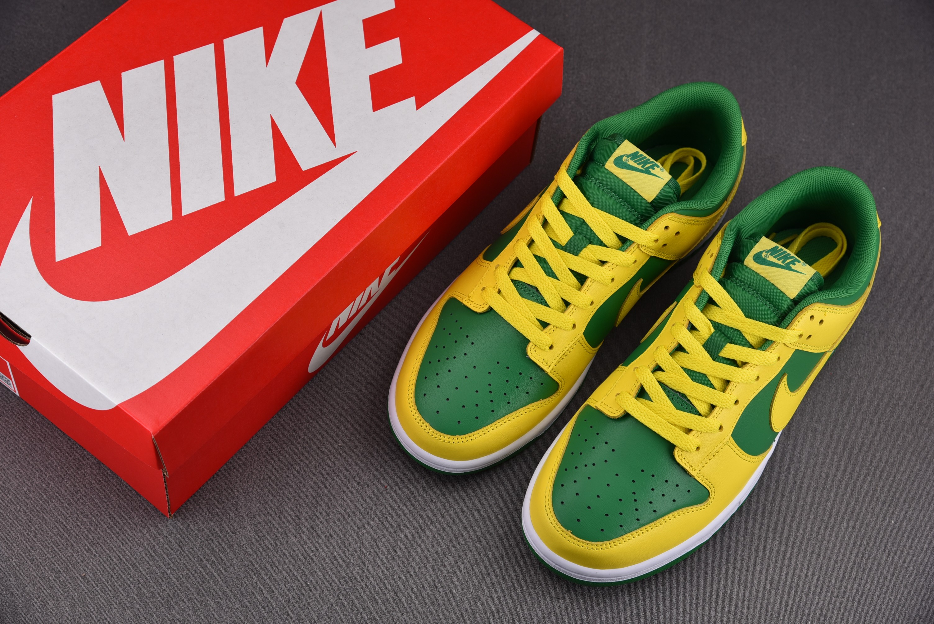 Nike Dunk Low Reverse Brazil