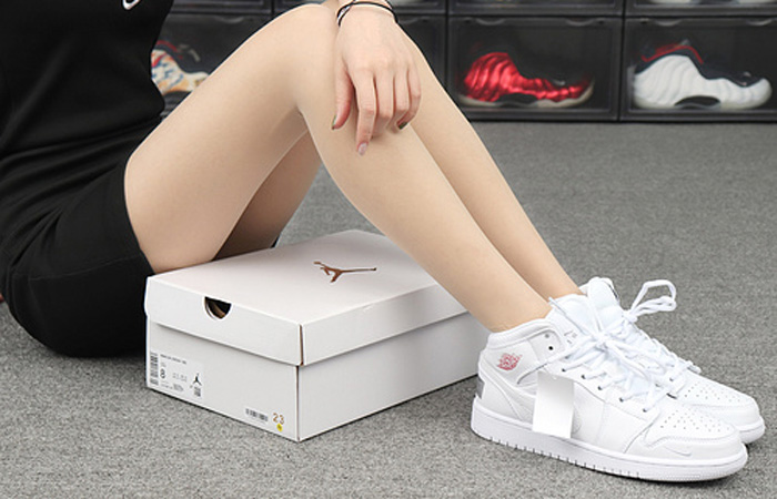 Jordan 1 Mid SE Nike Swoosh On Tour (2020)