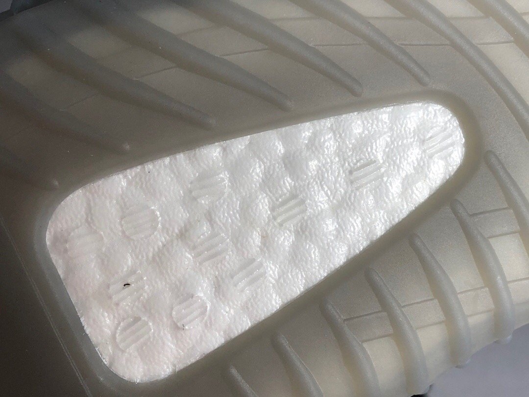 adidas Yeezy Boost 350 V2 Beluga 2.0
