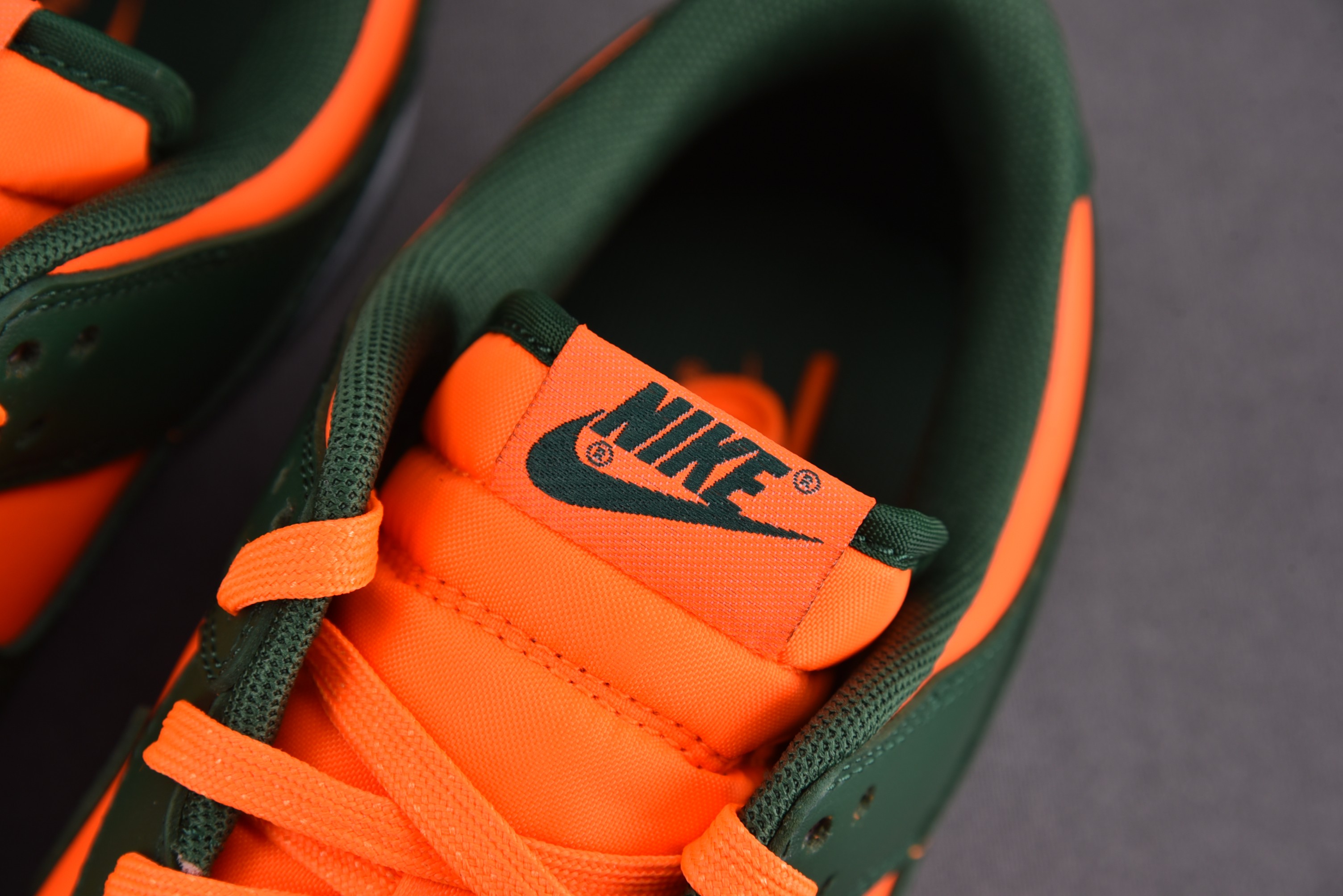 Nike Dunk Low Miami Hurricanes