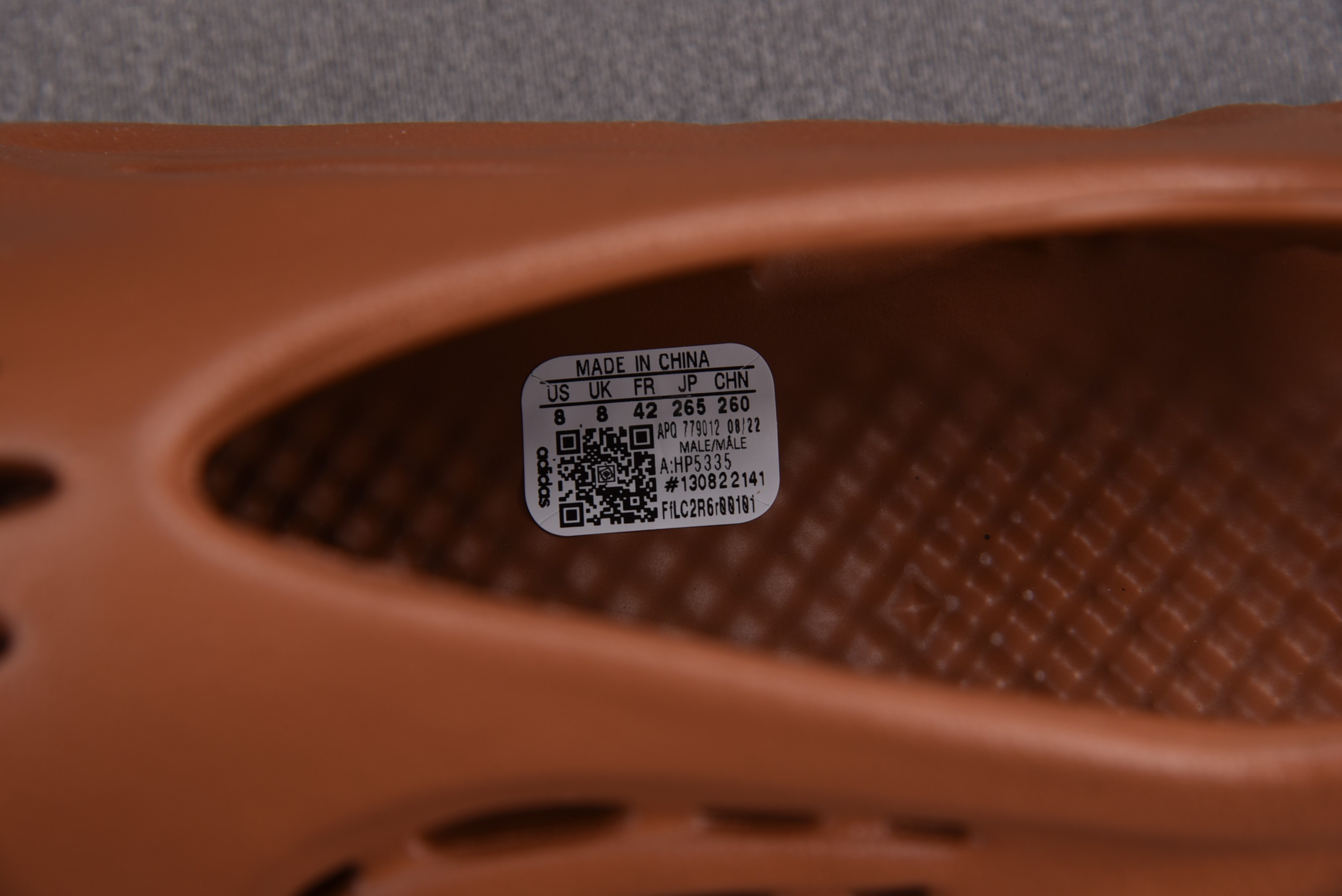 adidas Yeezy Foam RNR Clay Red