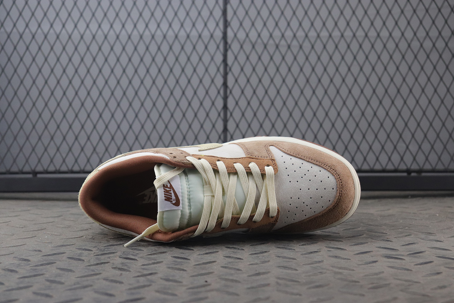 Nike Dunk Low Medium Curry