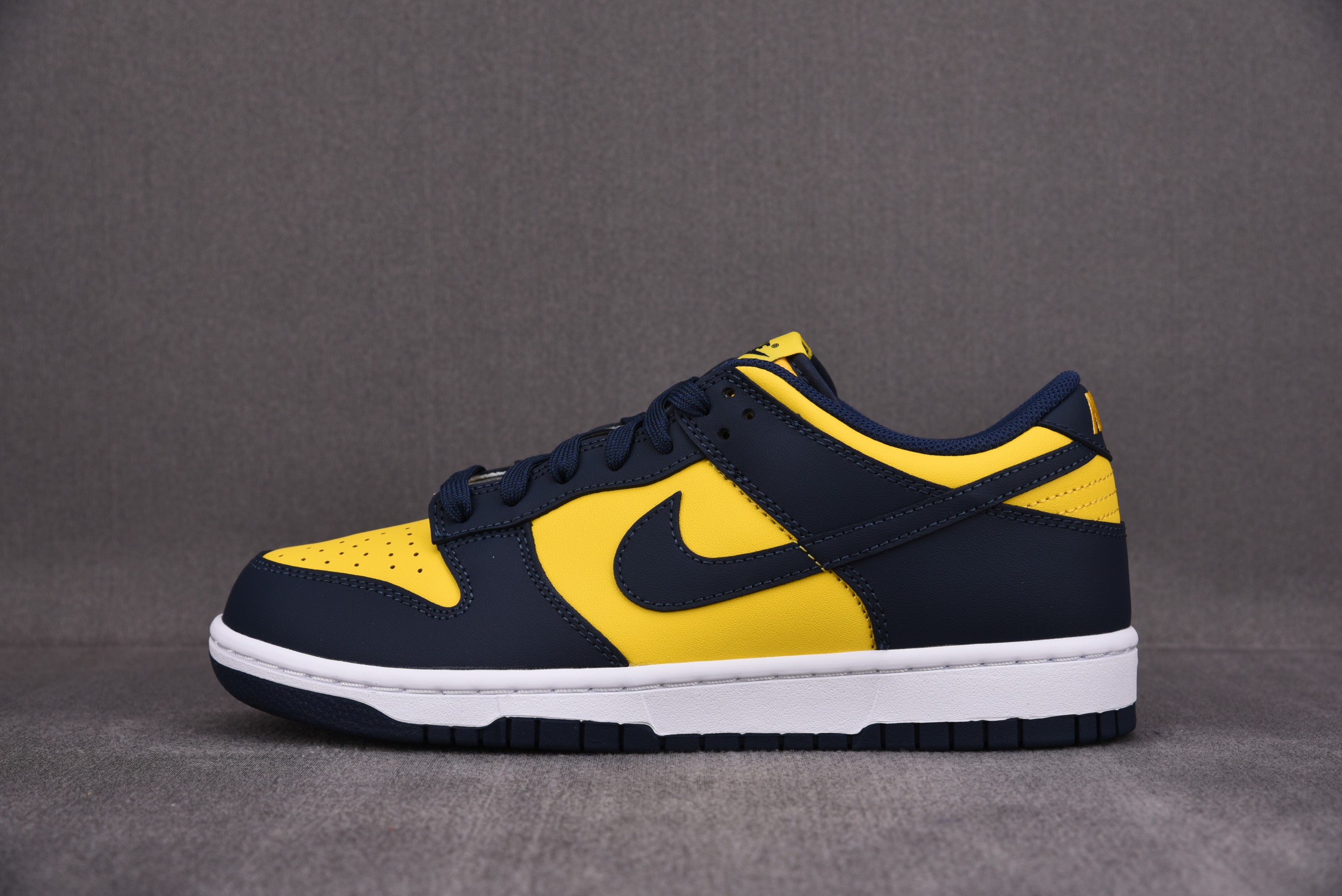 Nike Dunk Low Michigan (2021)