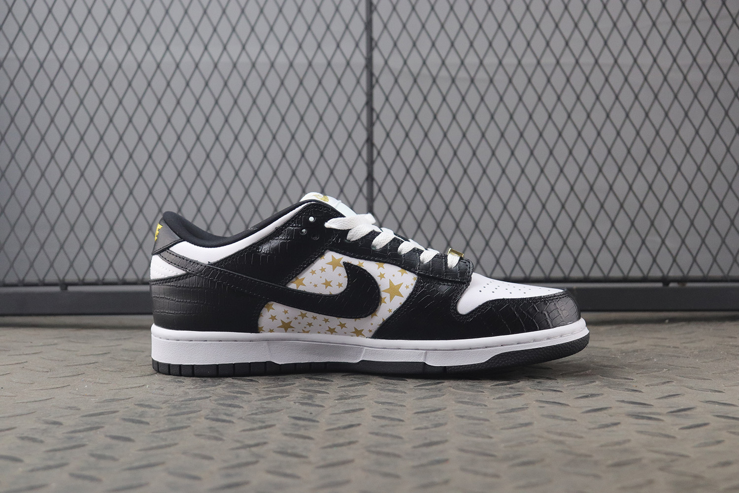 Supreme Nike SB Dunk Low White Black