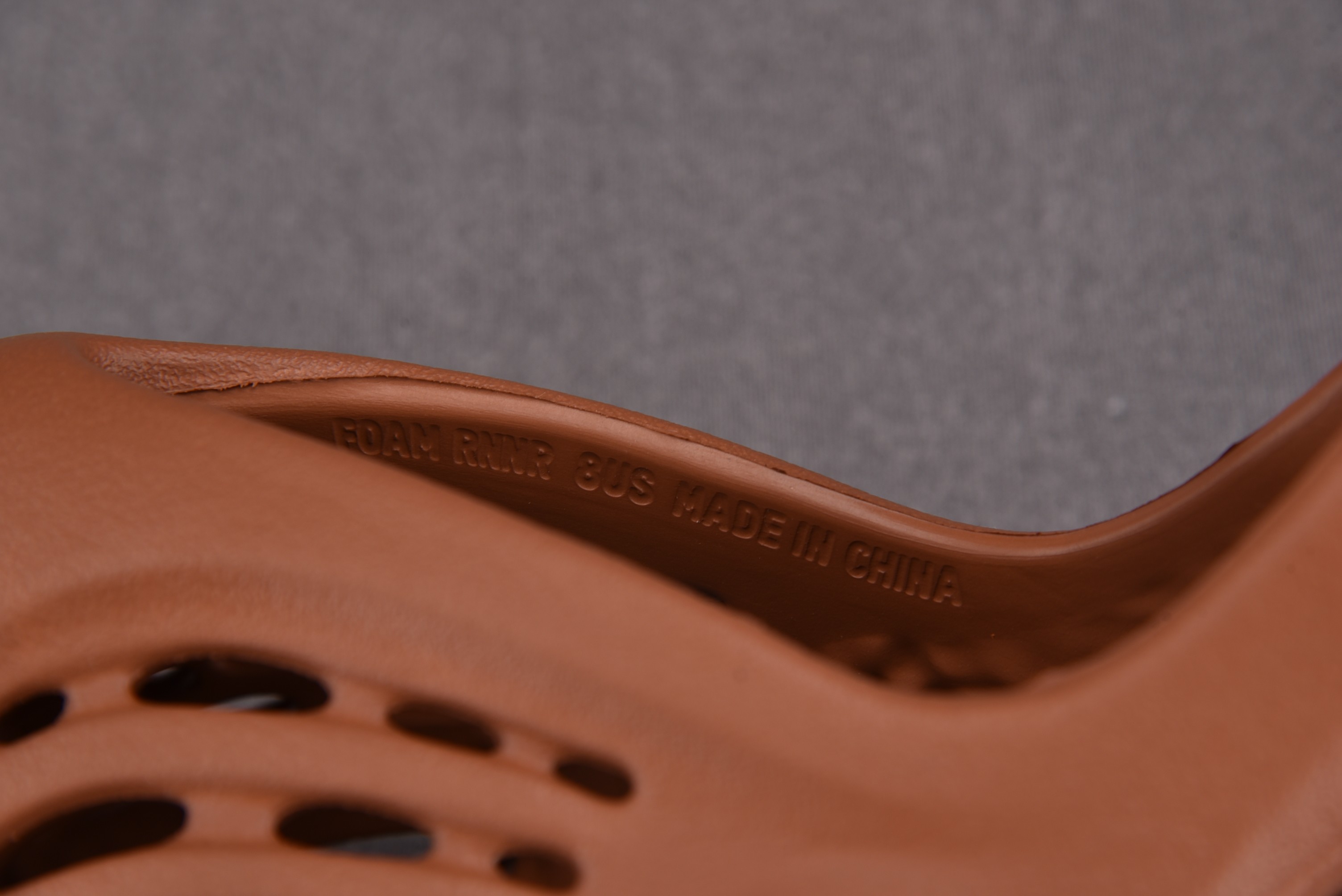 adidas Yeezy Foam RNR Clay Red