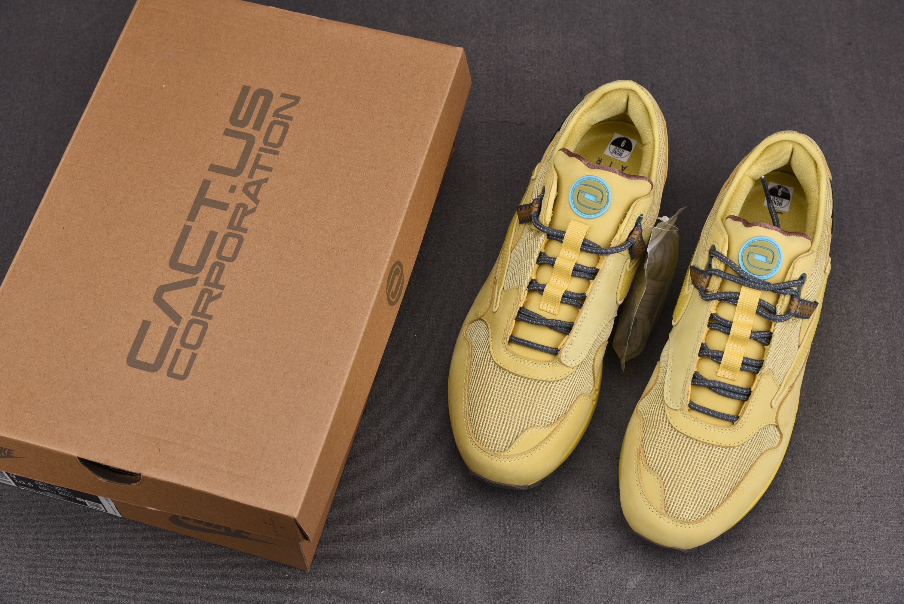 Nike Air Max 1 Travis Scott Cactus Jack Saturn Gold