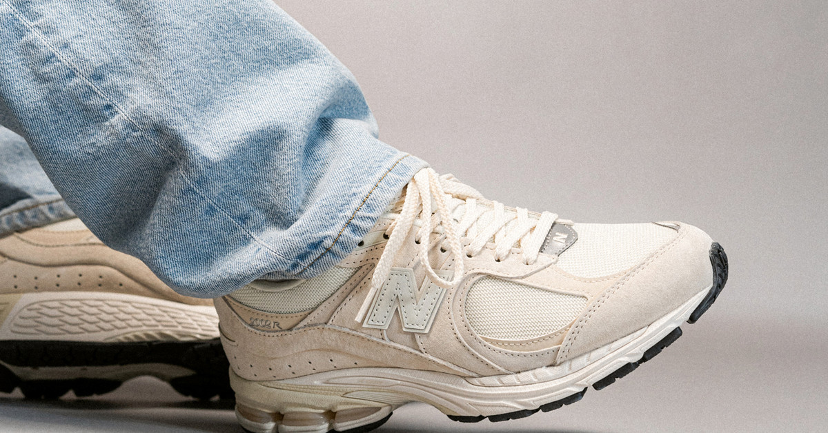 New Balance 2002R Off White