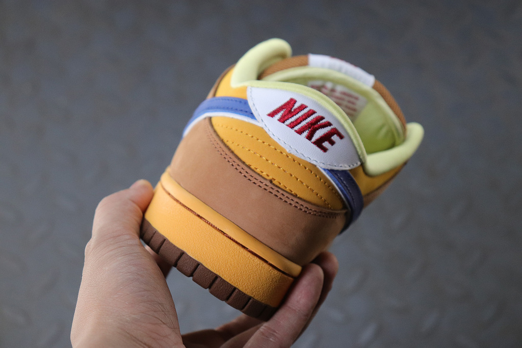 Nike SB Dunk Low Newcastle Brown Ale