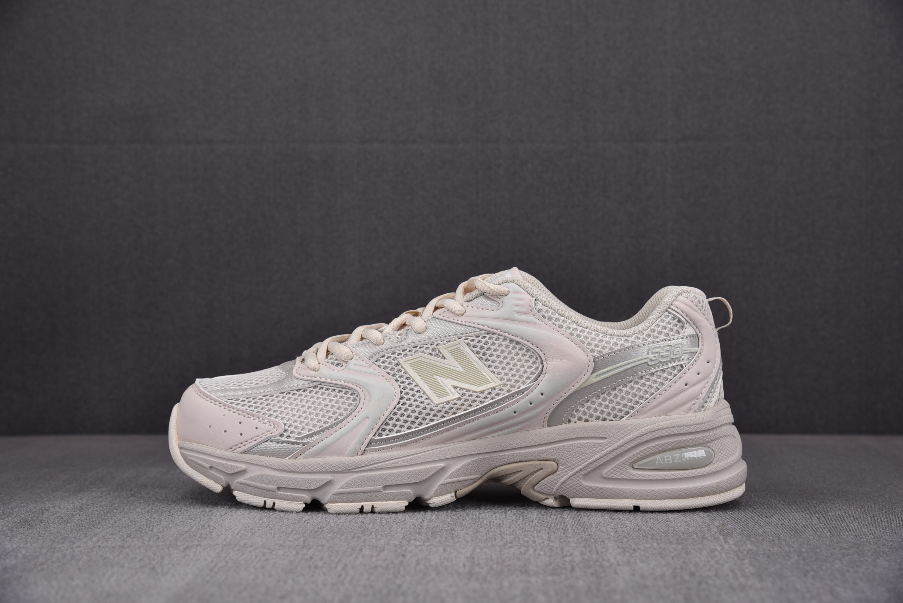 New Balance 530 Light Cream
